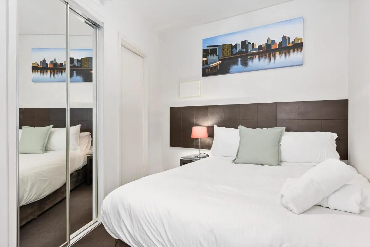 Image 1 of Cozy 1BR Apt in Downtown Melbourne w Wi-Fi