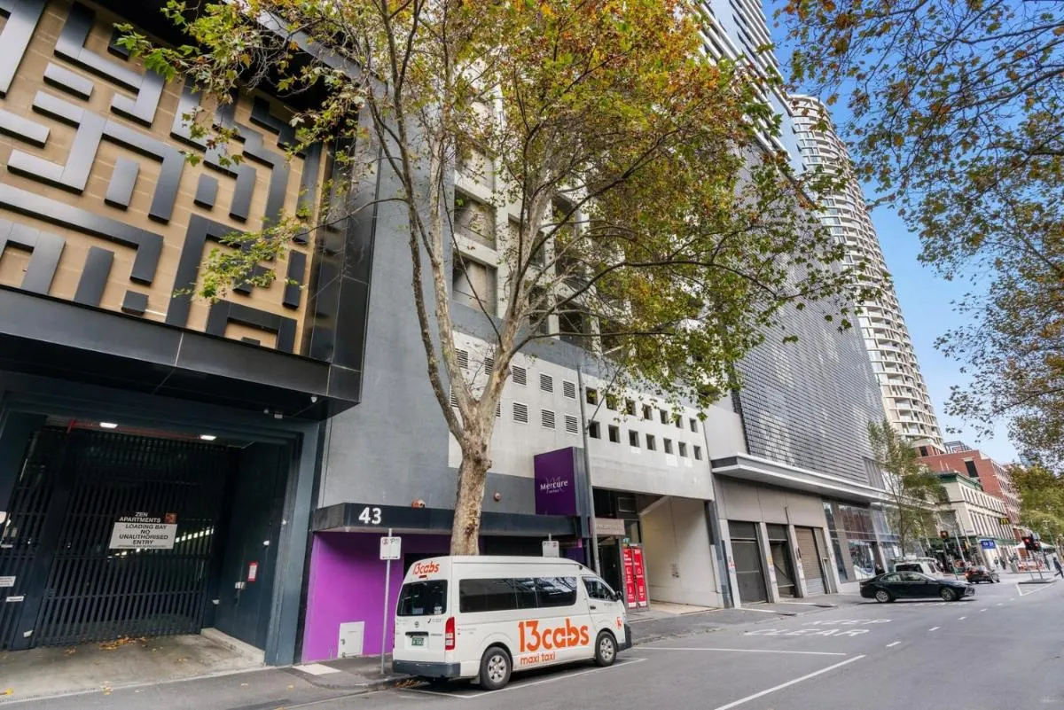 Image 5 of Cozy 1BR Apt in Downtown Melbourne w Wi-Fi