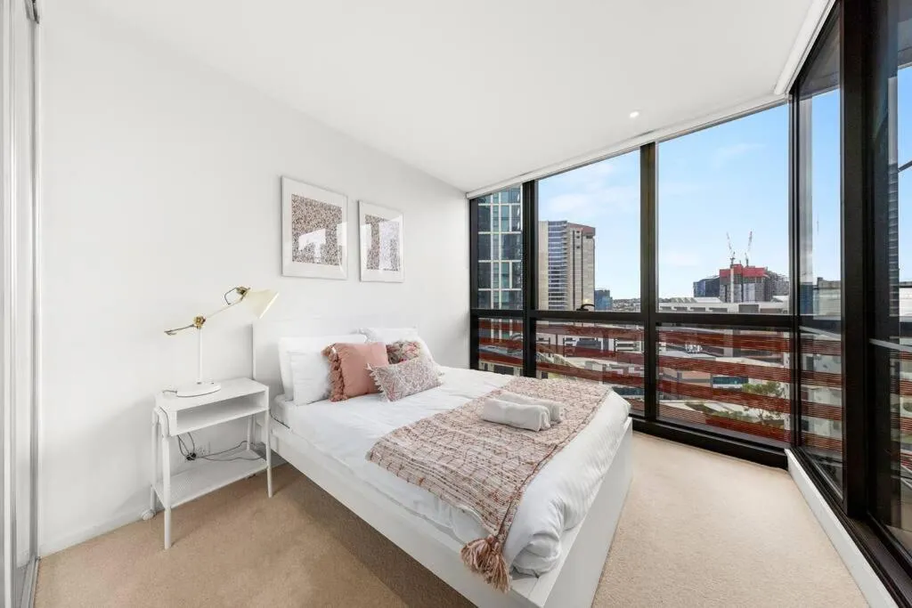 Image 1 of Cozy 1 Bedroom Apartment in Docklands