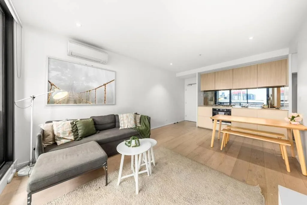 Image 2 of Cozy 1 Bedroom Apartment in Docklands