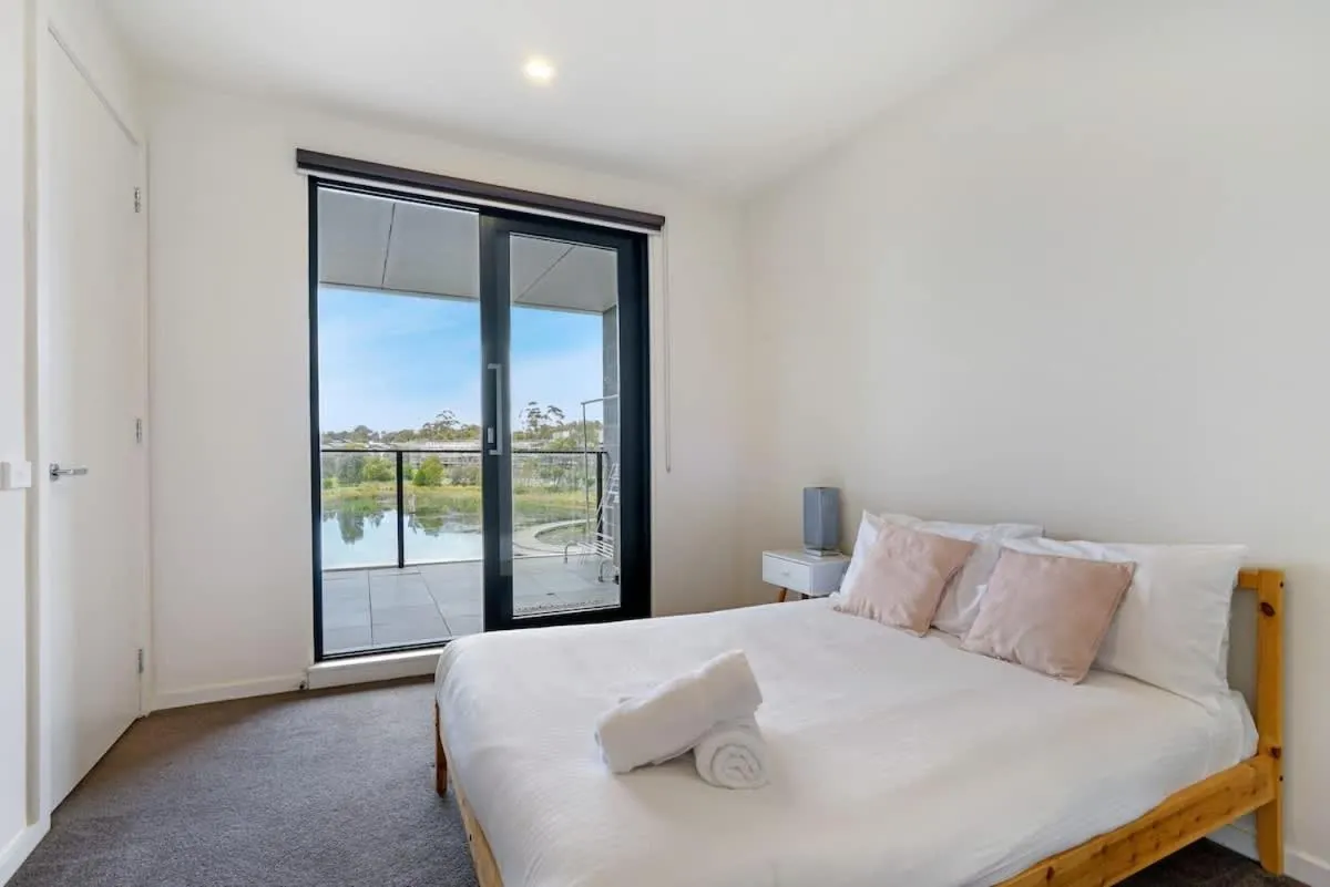 Image 1 of Cozy & Convenient Bundoora Apt withparking
