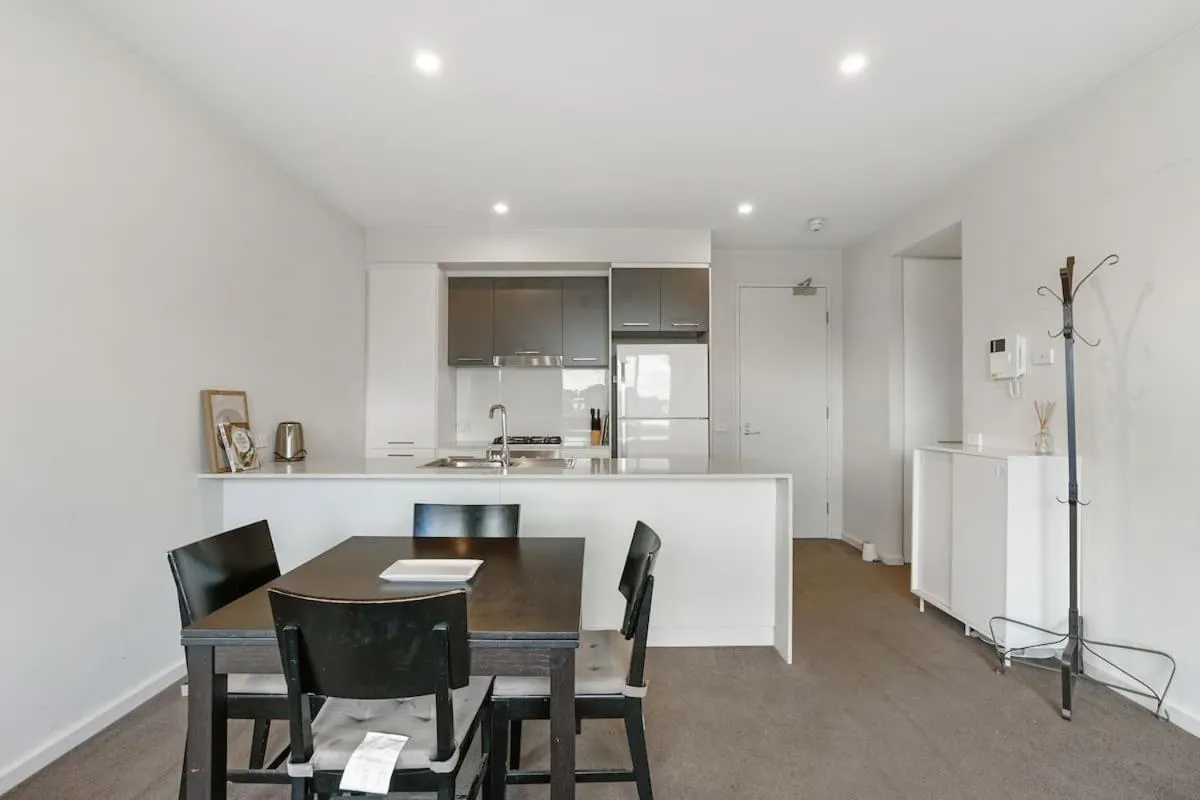 Image 6 of Cozy & Convenient Bundoora Apt withparking