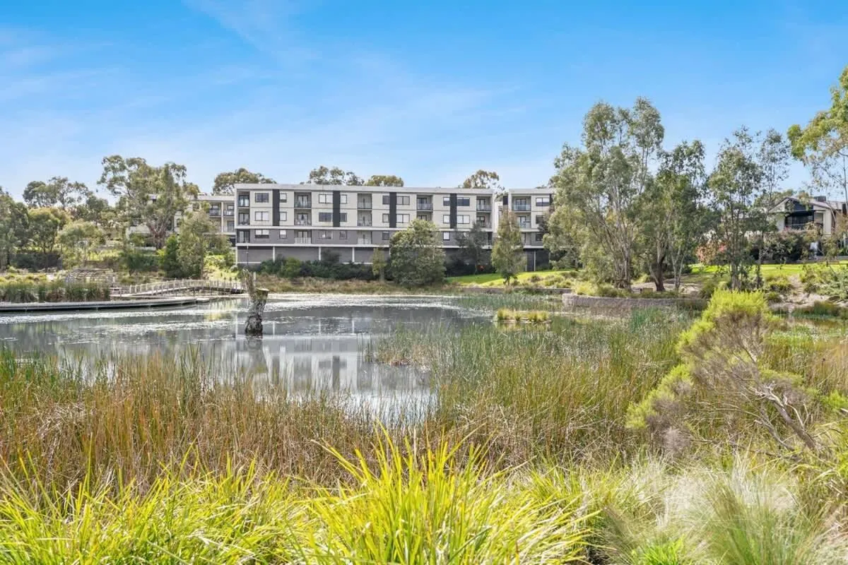 Image 4 of Cozy & Convenient Bundoora Apt withparking