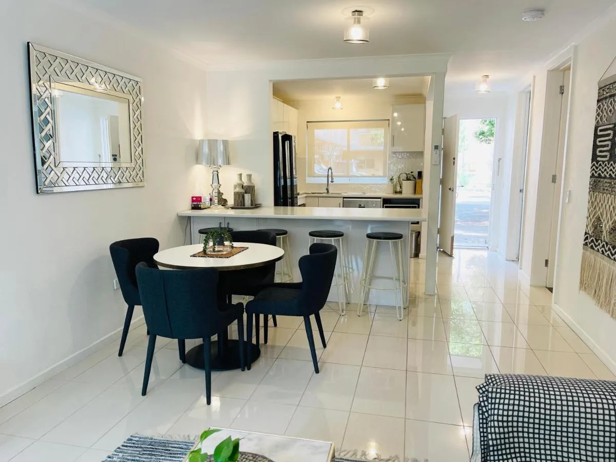 Image 3 of D101 Charming Apartment- Free Parking
