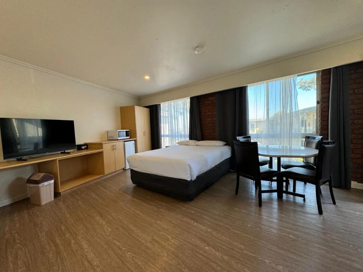 Image 1 of Dandenong Motel