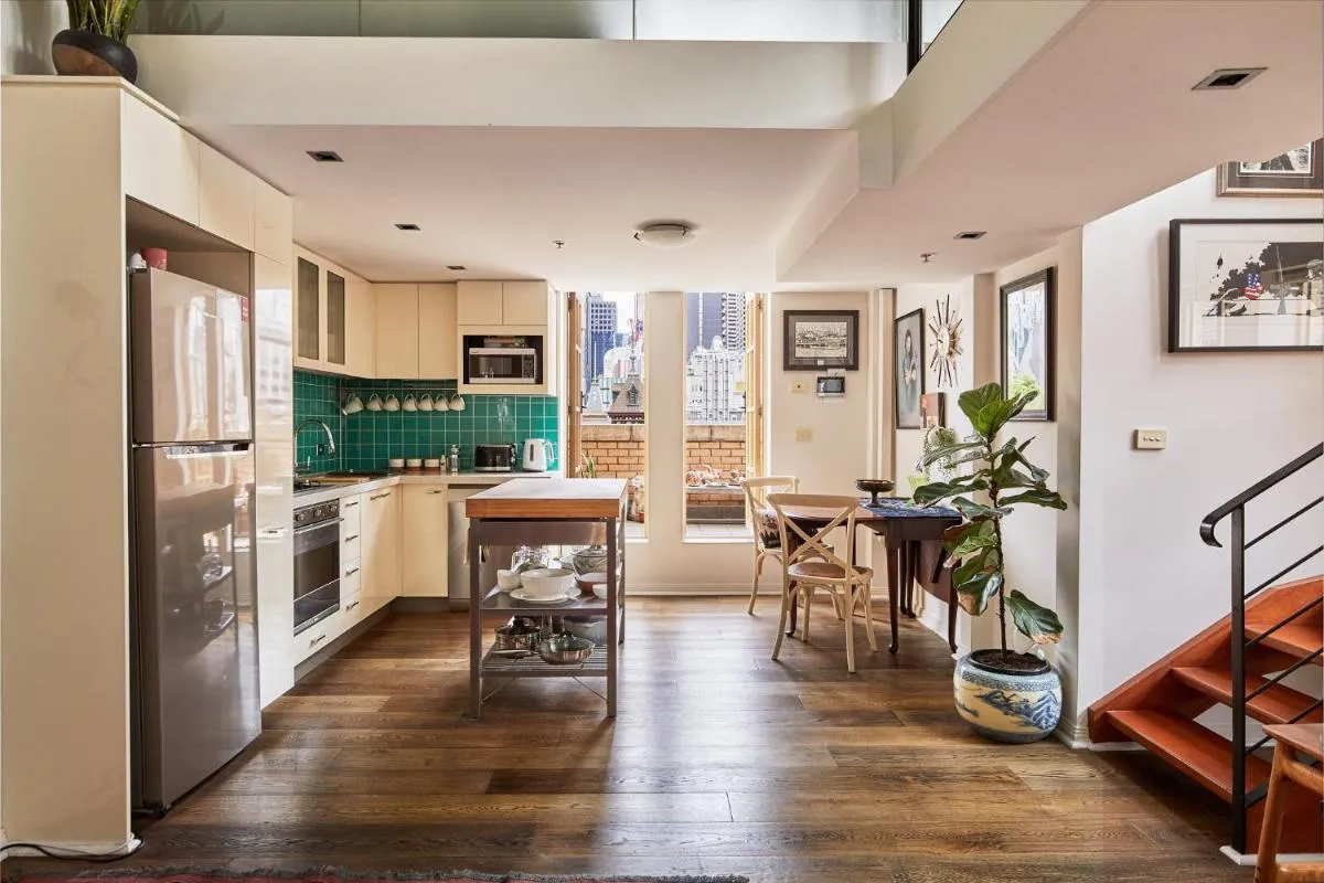 Image 4 of Deco Loft on Russell Street