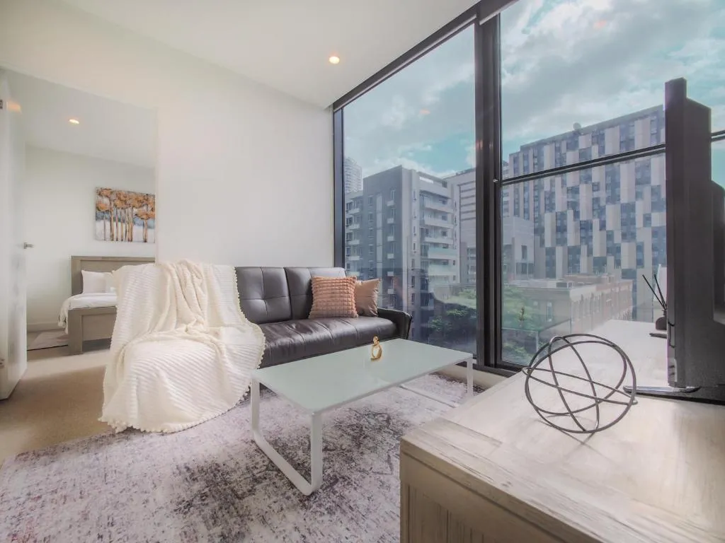 Image of Delightful 1br On Bouverie St Close To Mel Uni
