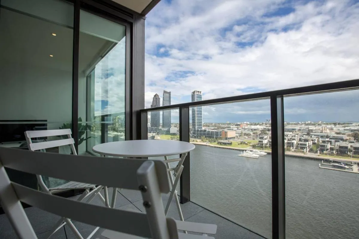Image 3 of Delightful 2BR Riverview@Docklands