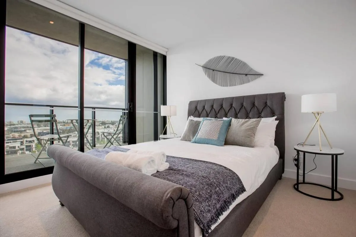 Image 1 of Delightful 2BR Riverview@Docklands