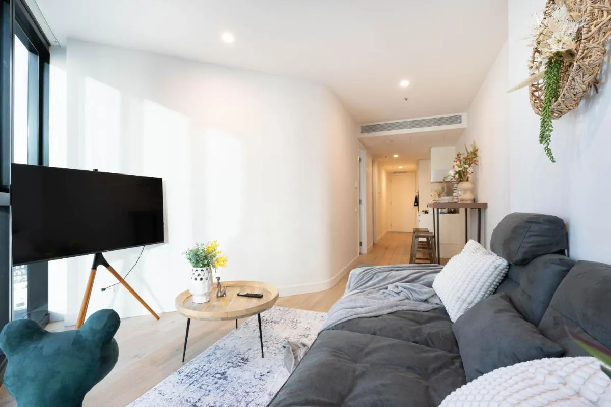 Image 1 of Designer Apt Southbank, close to Crown and MCEC-SH17