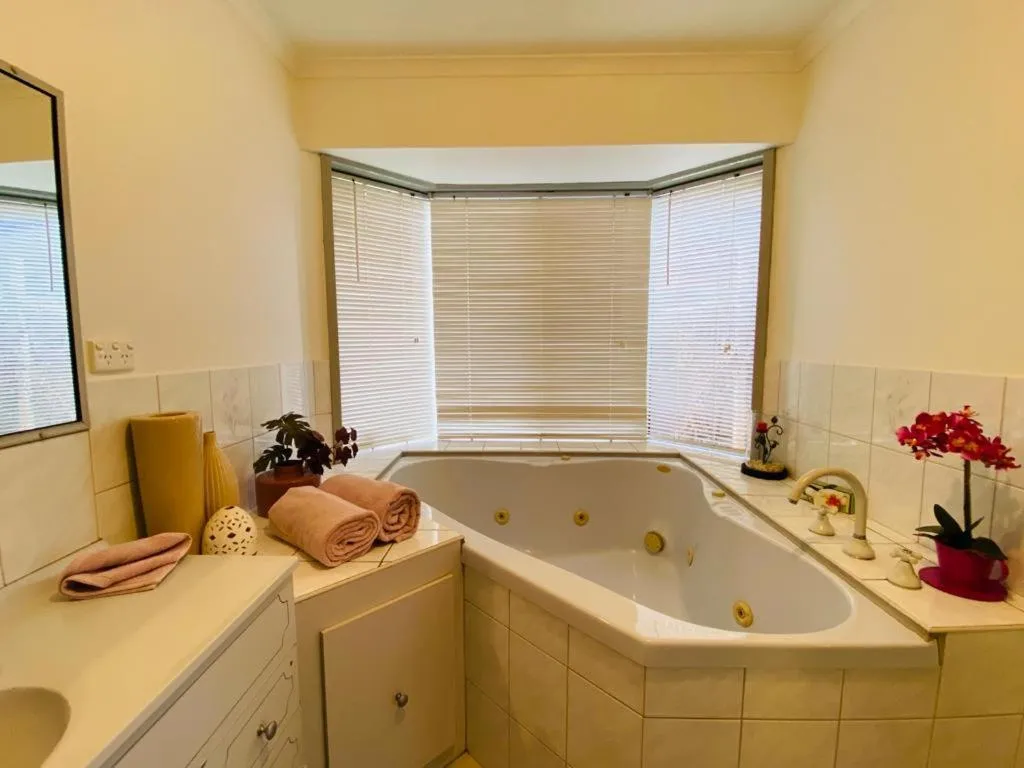 Image 2 of ENTIRE HOME IN WERRIBEE,BEST POSSIBLE LOCATION YOU CAN FIND