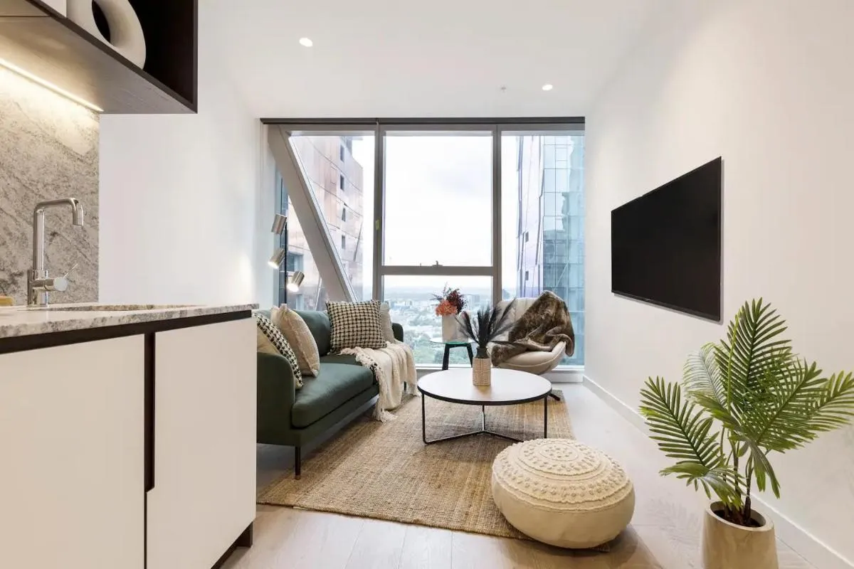 Image 4 of Earthy Retreat in Melb’s Shopping Hub with Views