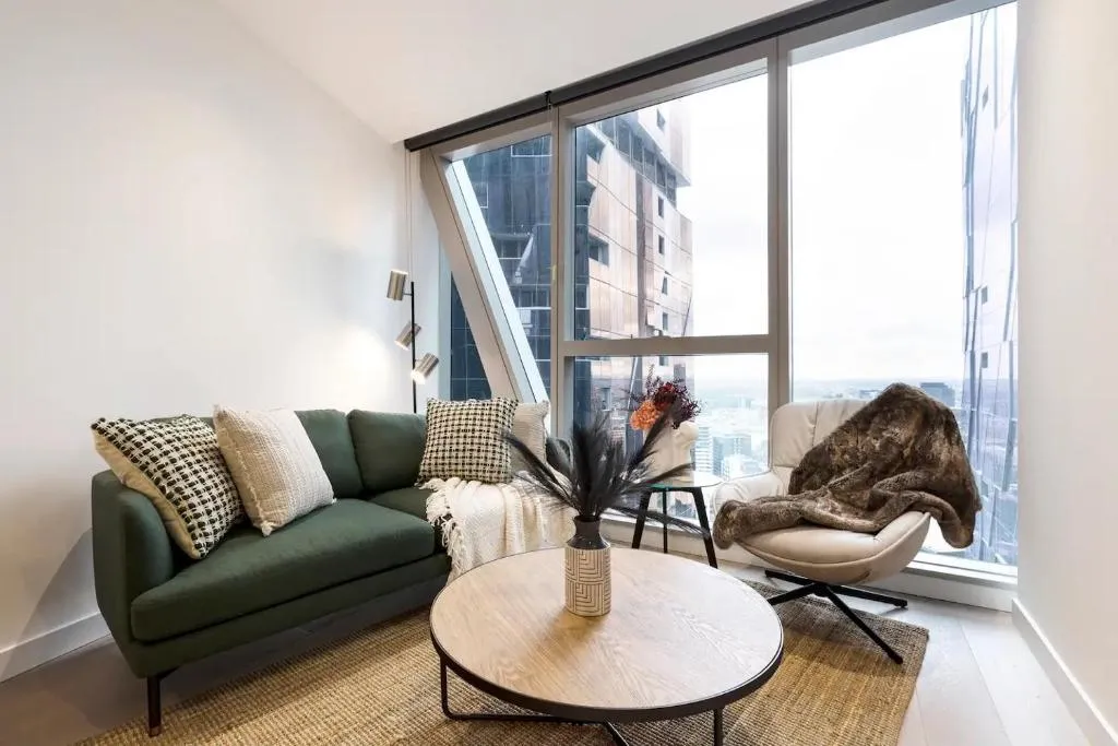 Image of Earthy Retreat in Melb’s Shopping Hub with Views