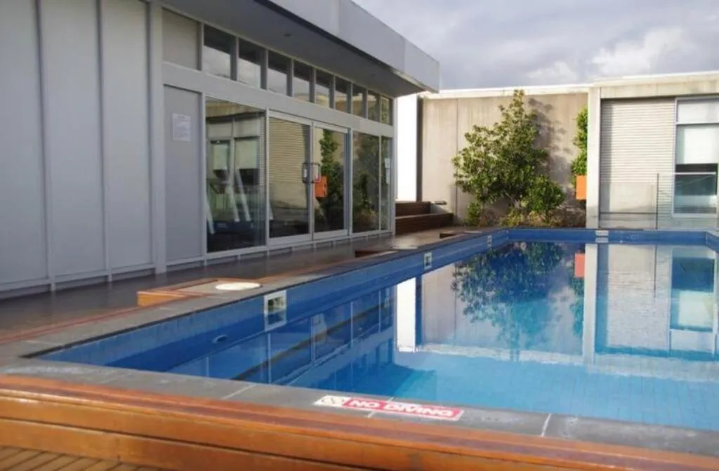Image 3 of East Melb 2bed parking pet friendly