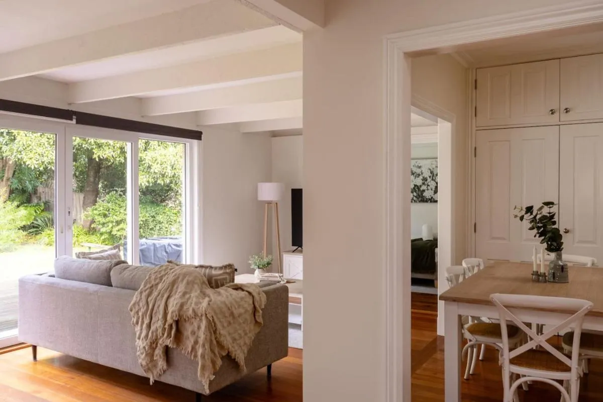 Image 1 of Elegant and Charming Balwyn Home