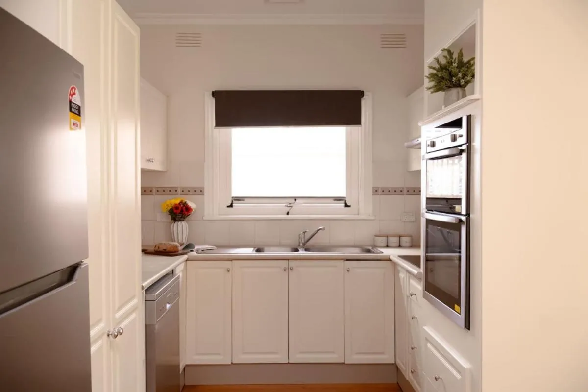 Image 2 of Elegant and Charming Balwyn Home