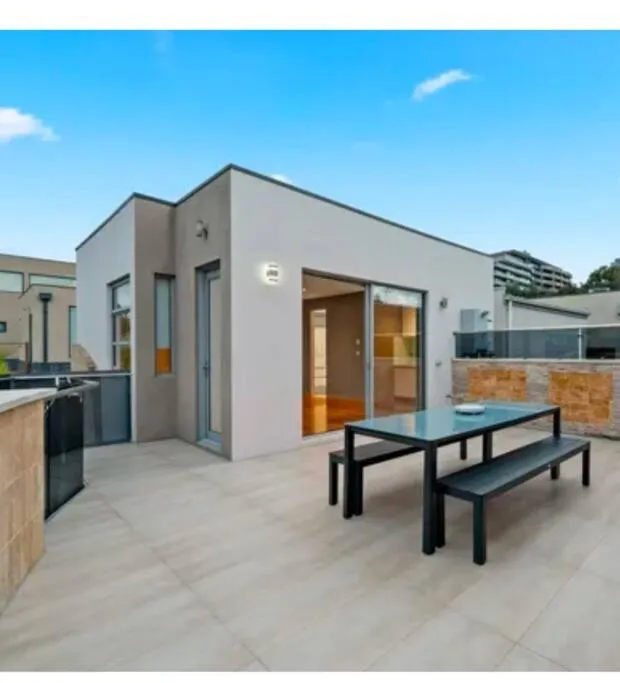 Image 5 of Entire studio with balcony