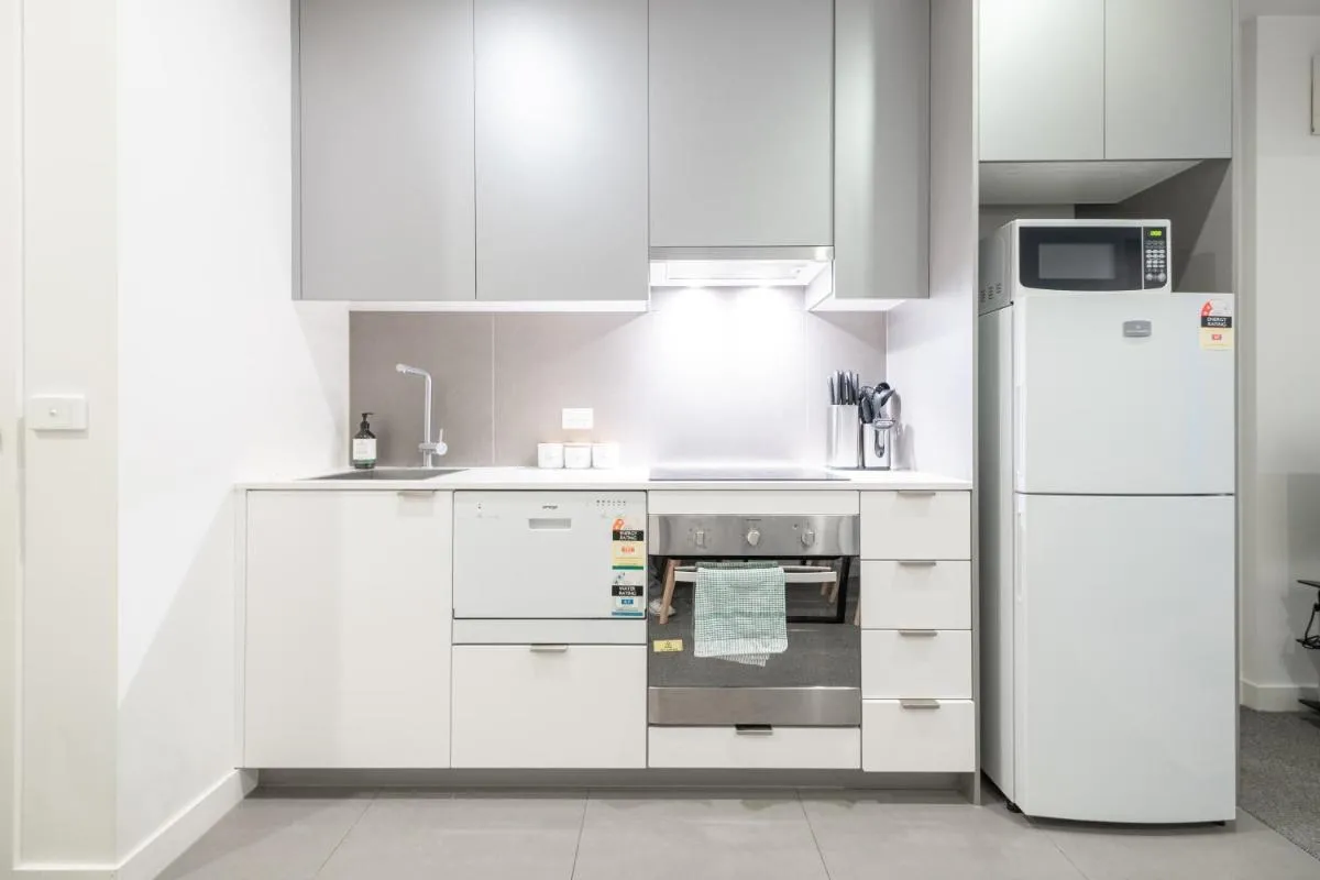 Image 3 of Experience The Heartbeat Of Melbourne Cbd 1br