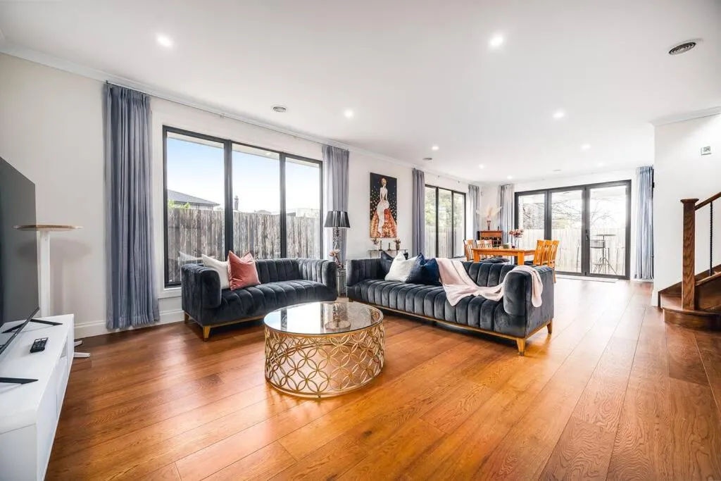 Image of Family Fairyland 4 BRM 3 BATH near Chadstone SC