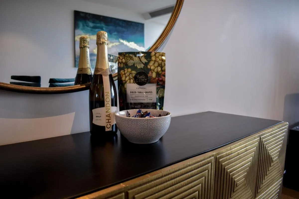 Image 2 of Fantastic 3 Bedroom Apartment in Southbank