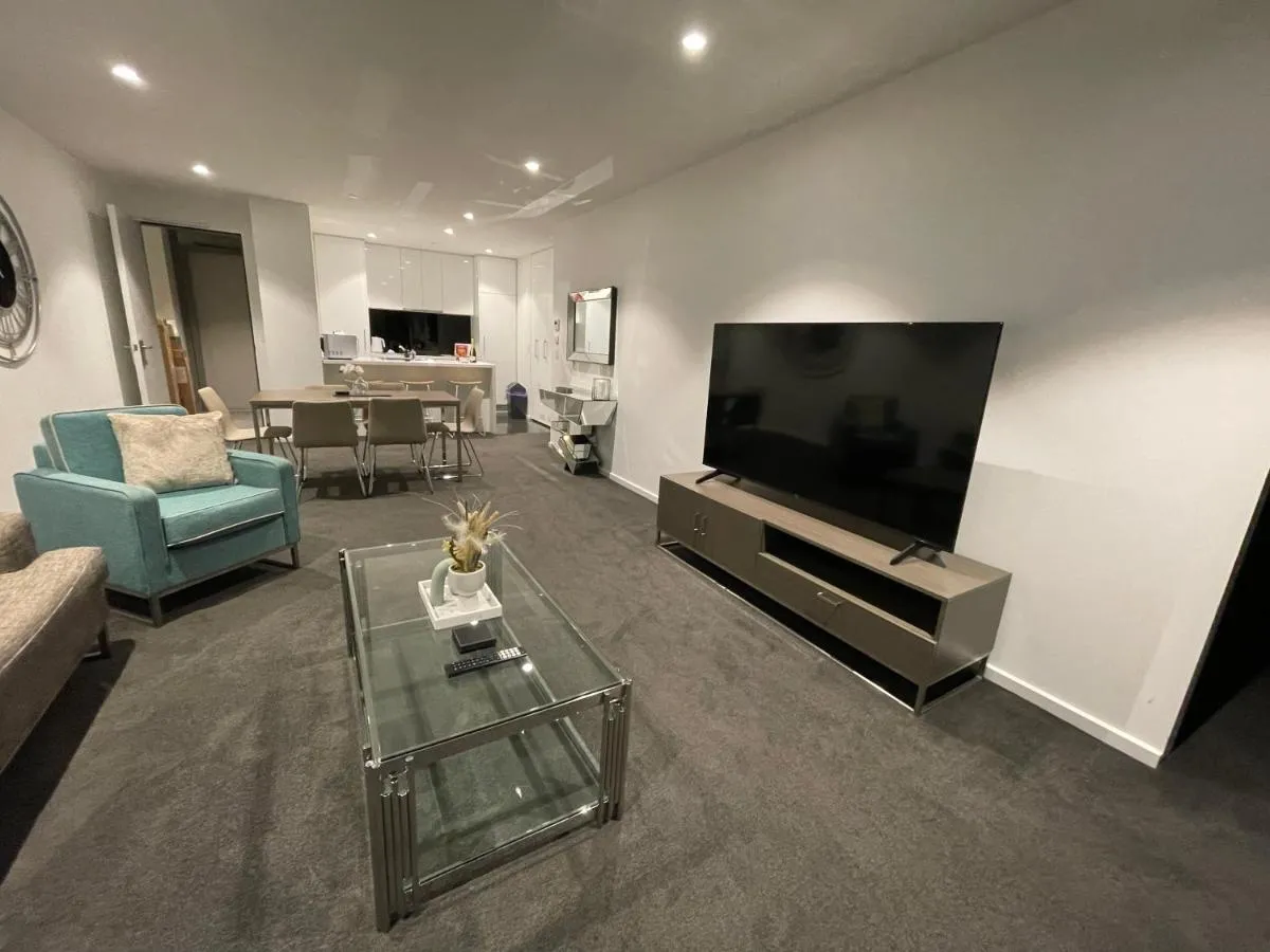 Image 4 of Fantastic 3 Bedroom Apartment in Southbank