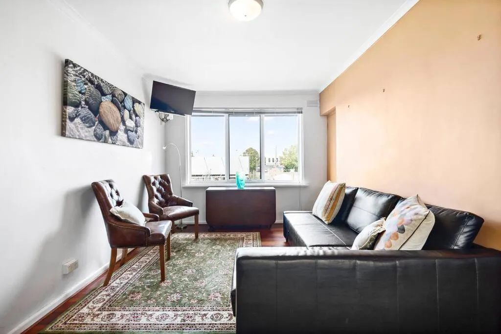 Image 2 of Fitzroy meets Clifton Hill at this Cosy Retreat