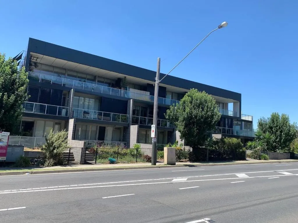 Image of Glen Waverley Modern Apt near Syndal Station