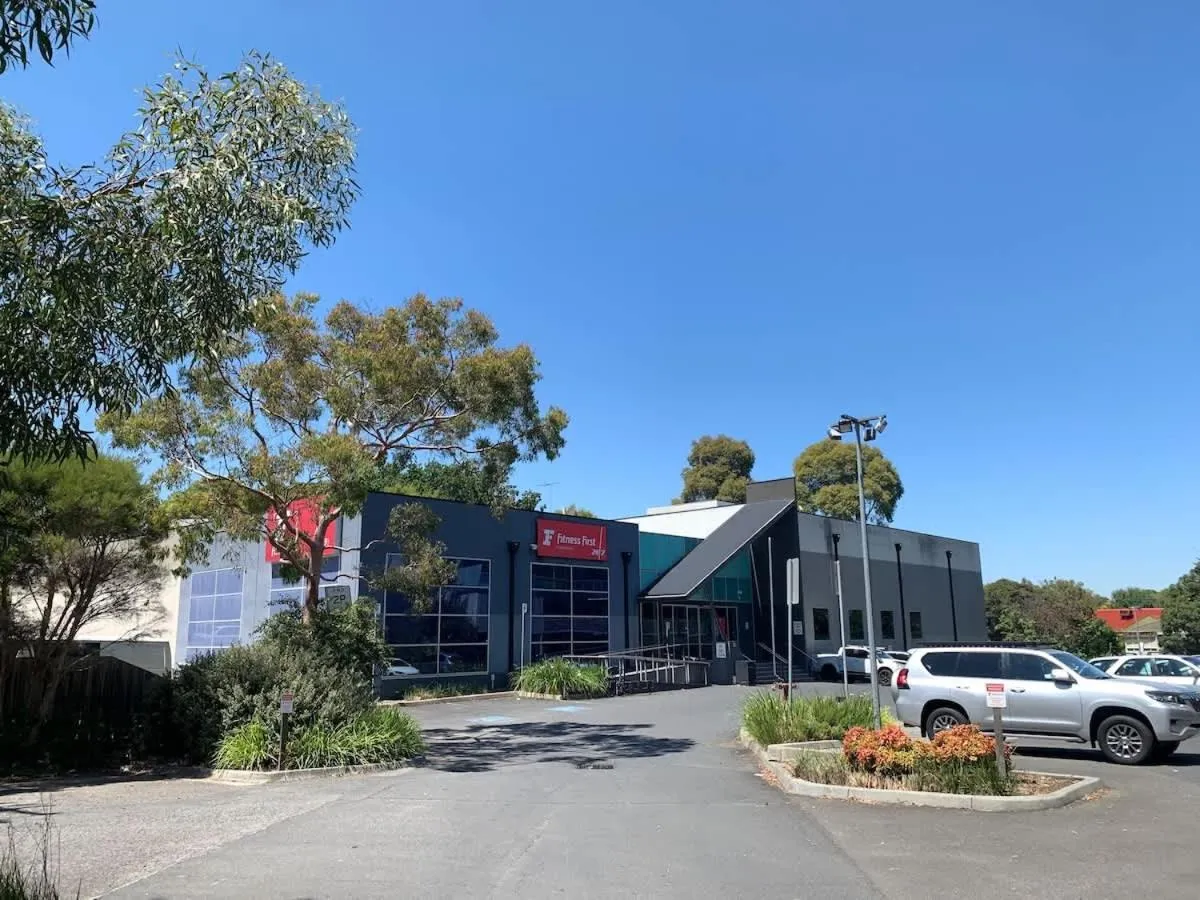 Image 5 of Glen Waverley Modern Apt near Syndal Station