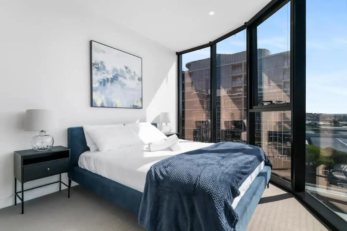 Image 1 of Gorgeous 3BR Apt w Stunning Bay Views and 2 Car Park