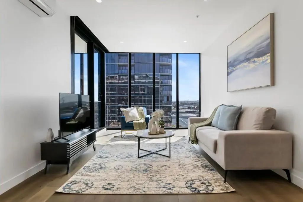 Image of Gorgeous 3BR Apt w Stunning Bay Views and 2 Car Park