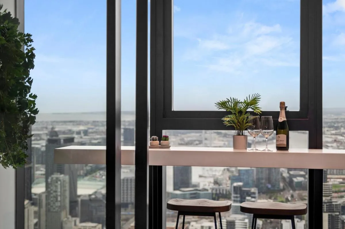 Image 4 of Gorgeous City Views 71st Floor 3BR Apartment with Pool and Gym