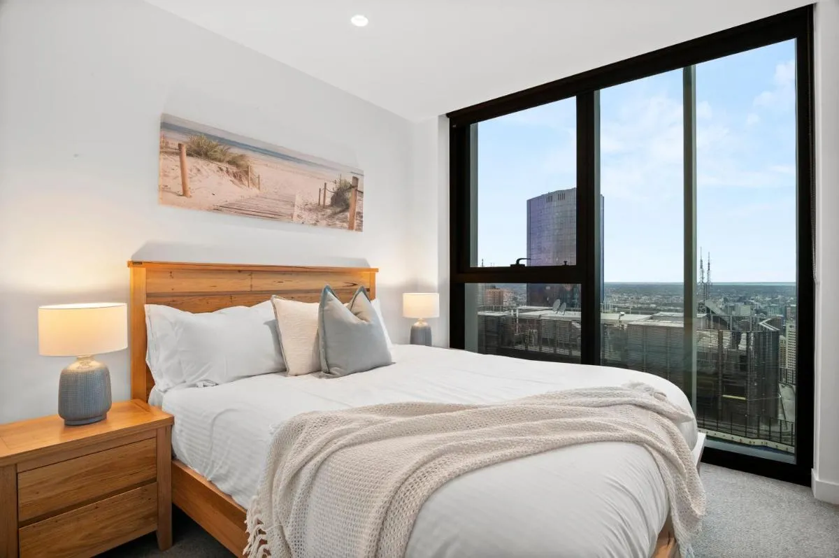 Image 5 of Gorgeous City Views 71st Floor 3BR Apartment with Pool and Gym