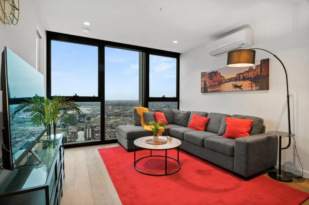 Image of Gorgeous City Views 71st Floor 3BR Apartment with Pool and Gym