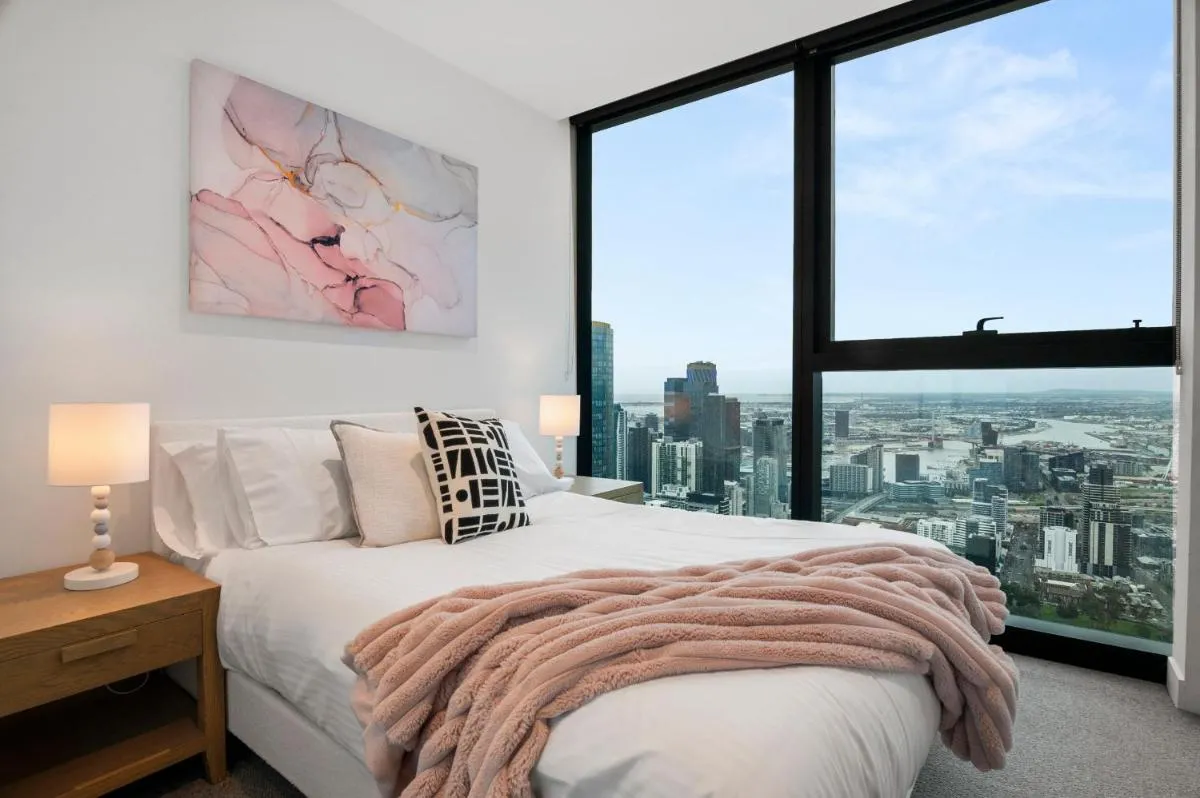 Image 6 of Gorgeous City Views 71st Floor 3BR Apartment with Pool and Gym