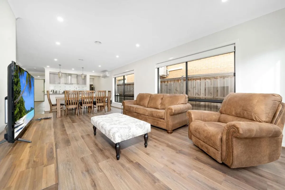 Image 4 of Happy Cozy Convenient 4BR, Breezy, Near Mall, Park