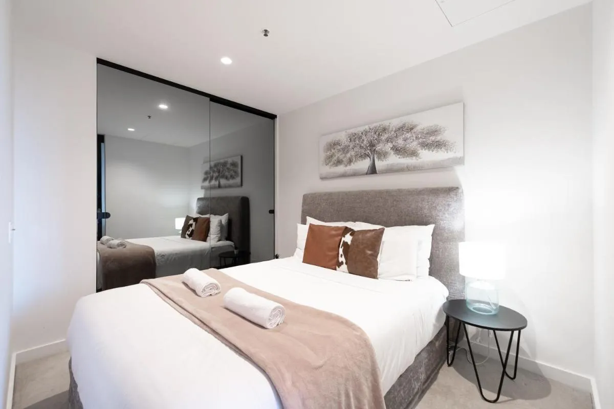 Image 1 of Heart Melbourne Cbd 1bedroom Apartment Balcony