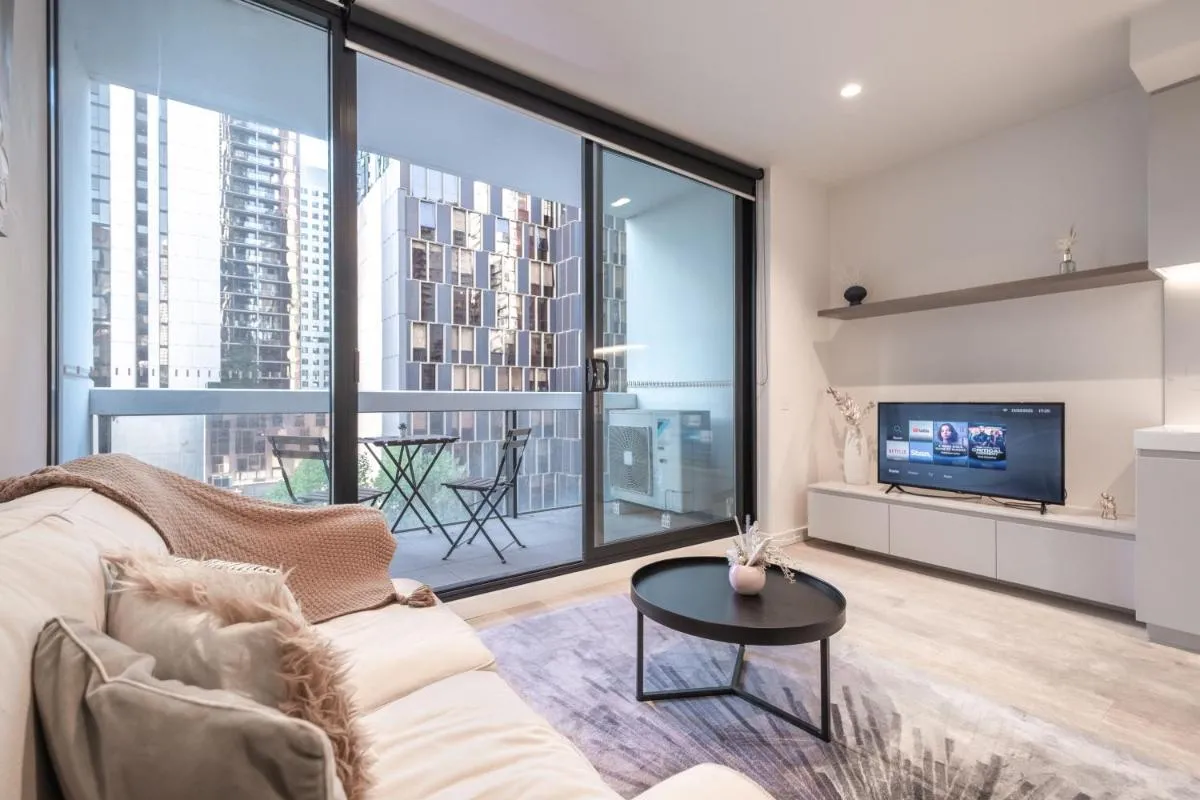 Image 4 of Heart Melbourne Cbd 1bedroom Apartment Balcony