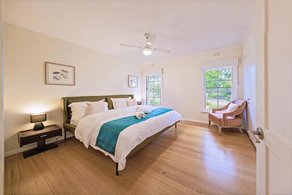 Image 1 of Heritage Holiday House No.17