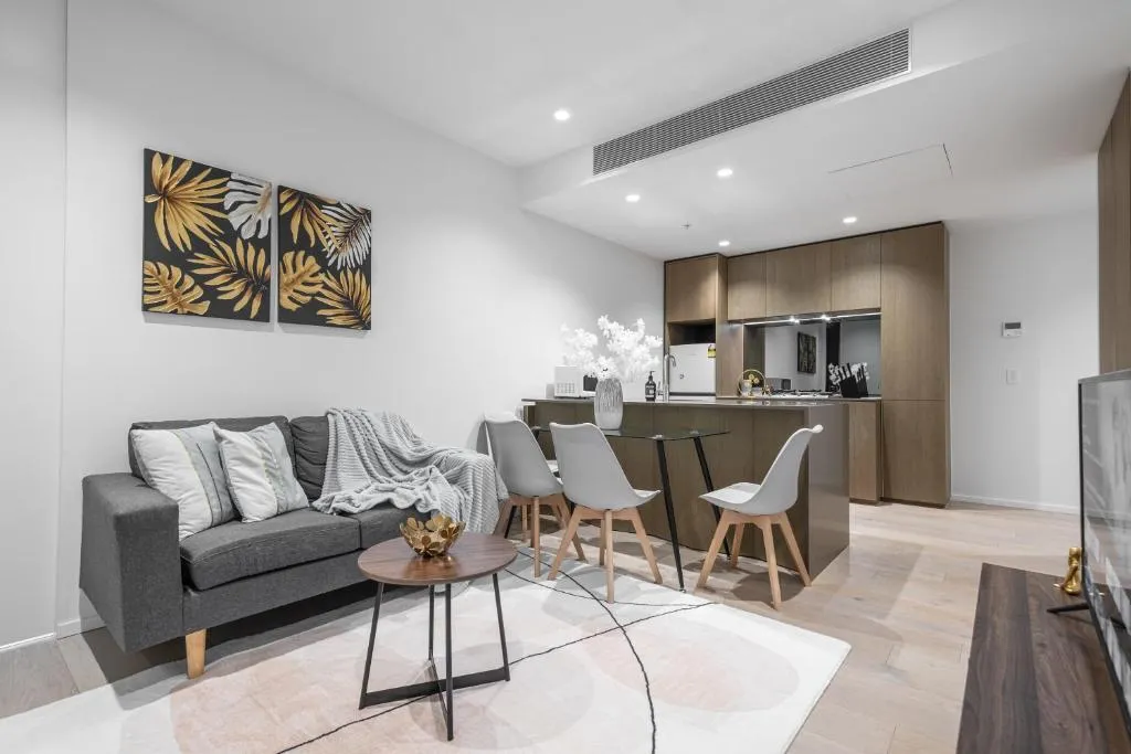 Image of High Rise View 2br Apt Southbank
