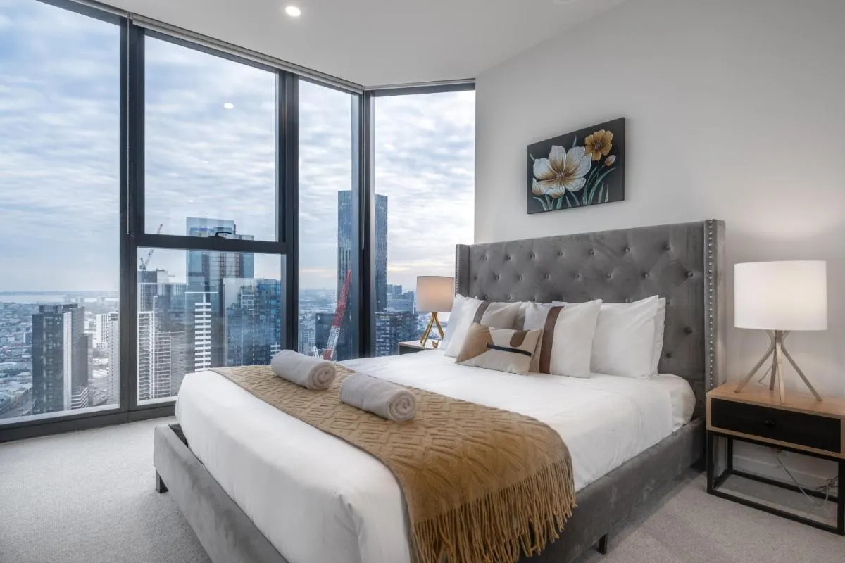 Image 1 of High Rise View 2br Apt Southbank