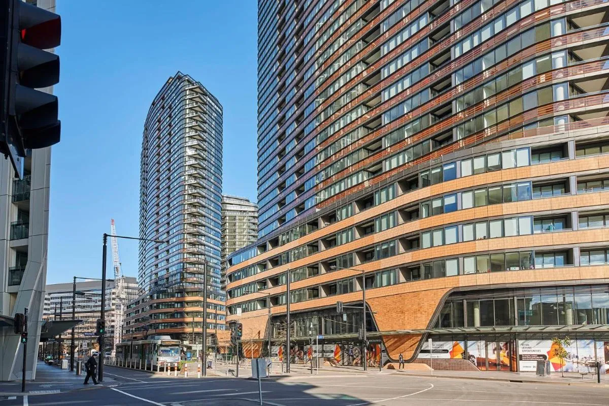 Image 5 of High Rise on Collins with Free Parking Pool Gym