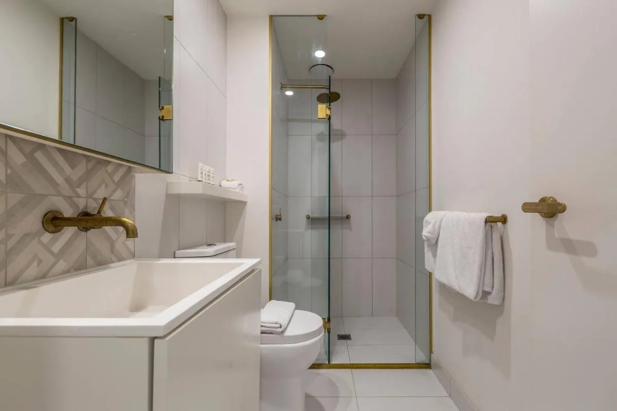 Image 2 of Historic Elegance in Boutique Apt on St Kilda Rd