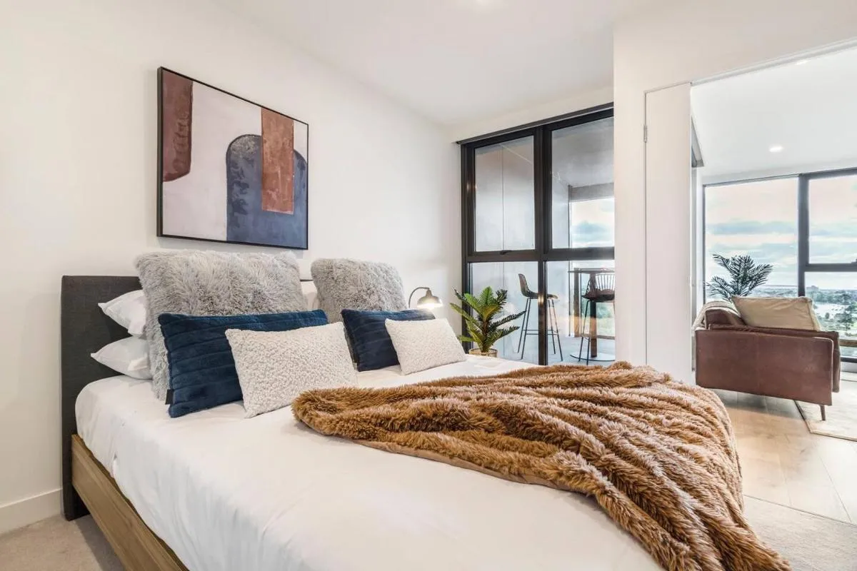 Image 1 of Historic Elegance in Boutique Apt on St Kilda Rd