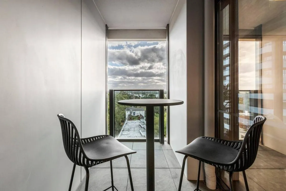 Image 3 of Historic Elegance in Boutique Apt on St Kilda Rd