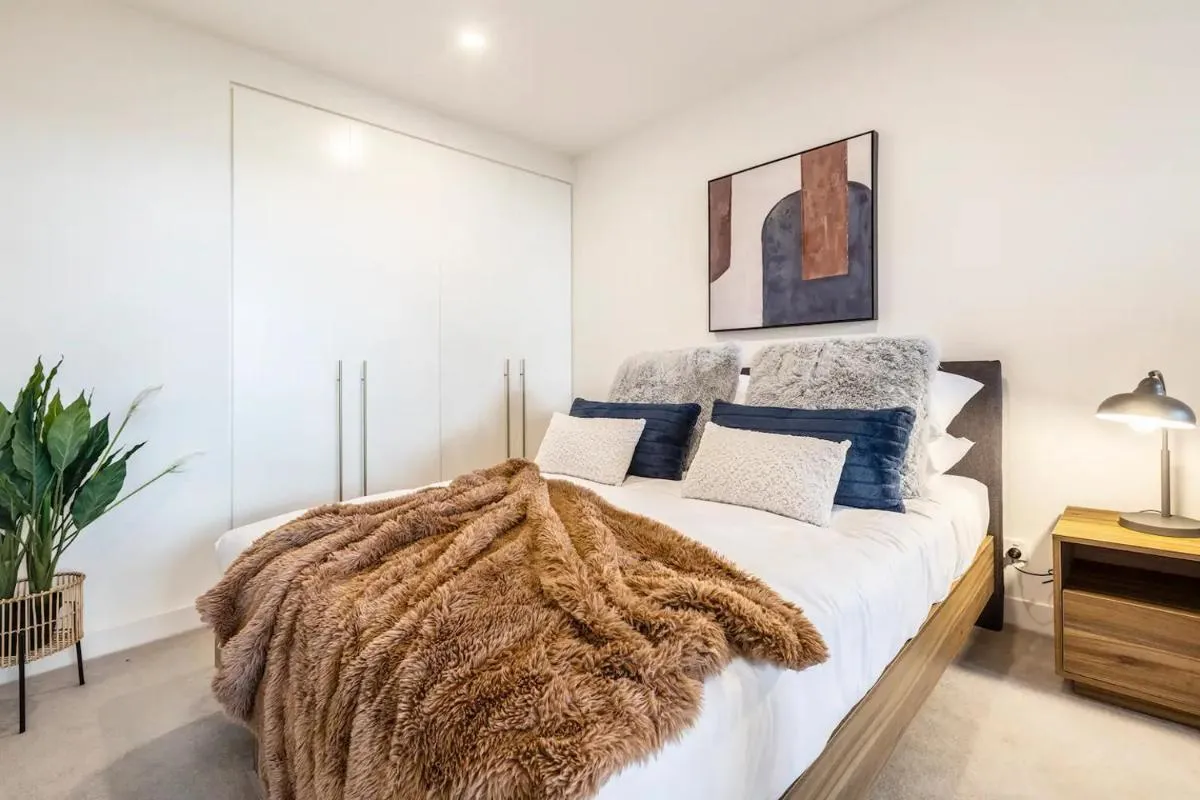 Image 6 of Historic Elegance in Boutique Apt on St Kilda Rd