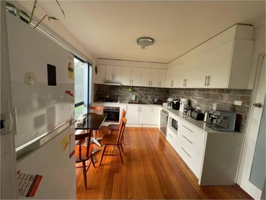 Image 2 of Home in Laverton 19 Minutes to Melbourne CBD