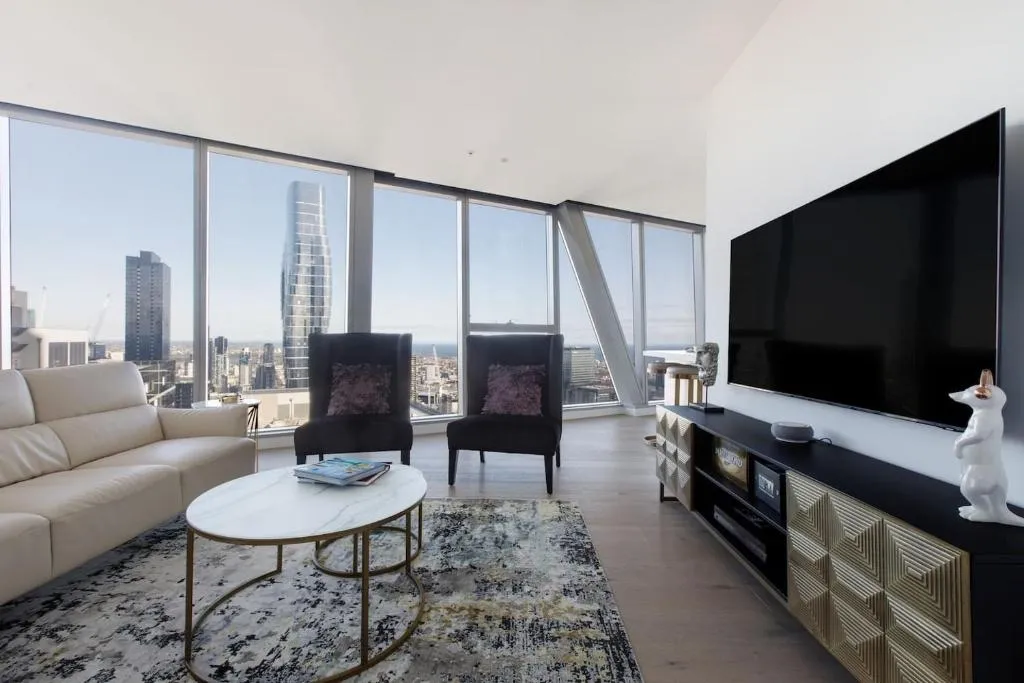 Image of Iconic High-view Oasis between Docklands and CBD