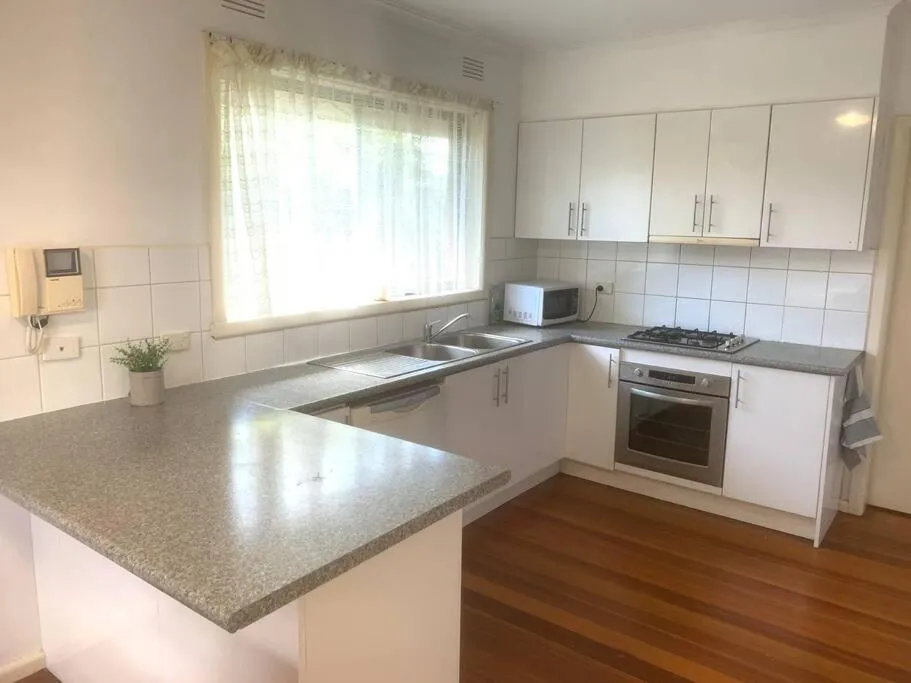 Image 3 of Ideal accommodation in Glen Waverley
