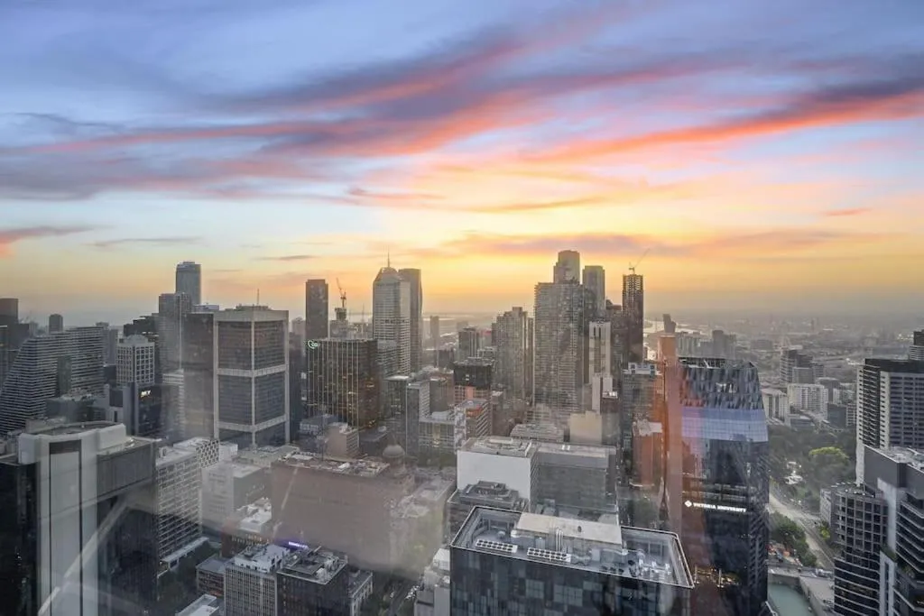 Image 6 of Impressive Skyline 2B2B1C in Mel Central