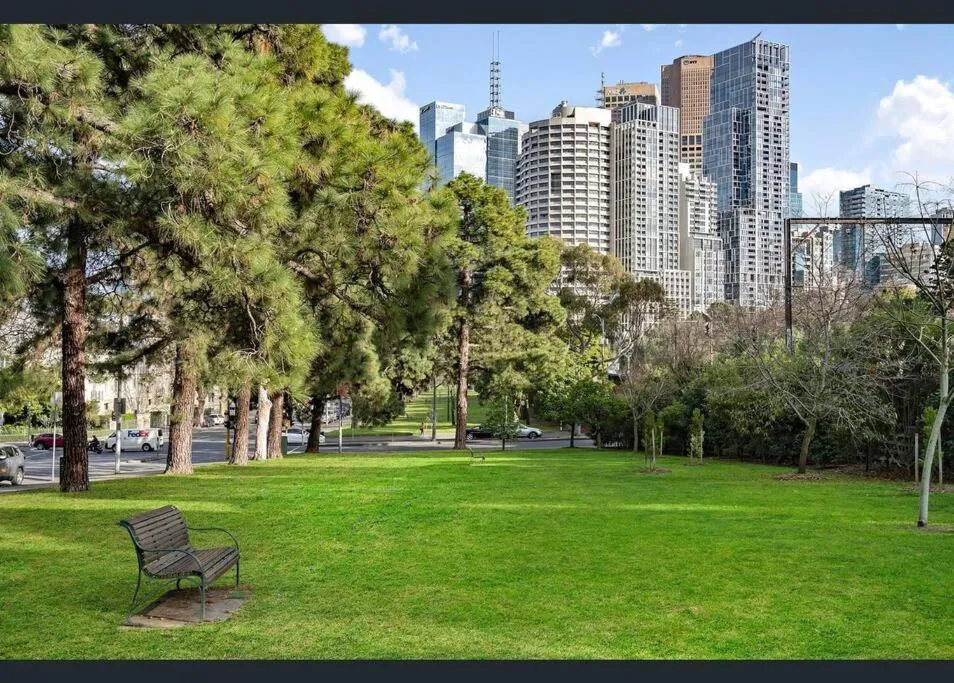Image 4 of Jolimont Gem – East Melbourne Private Apt – MCG & Rod Laver Arena